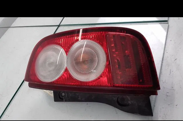 Feu arrière droit Nissan MICRA III (K12) 1.4 16v (2003-2010) occasion