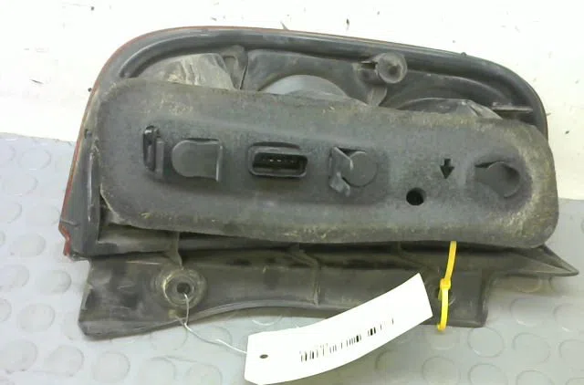 Feu arrière droit Nissan MICRA III (K12) 1.4 16v (2003-2010) occasion