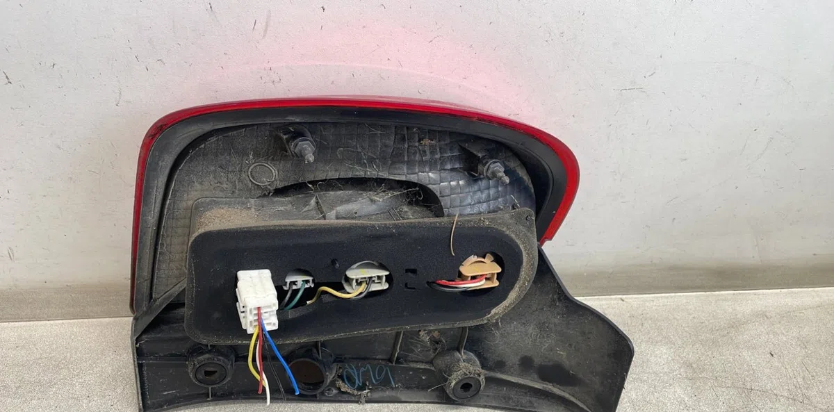 Feu arrière droit Nissan MICRA IV (K13K) 1.2 (2010-2015) occasion