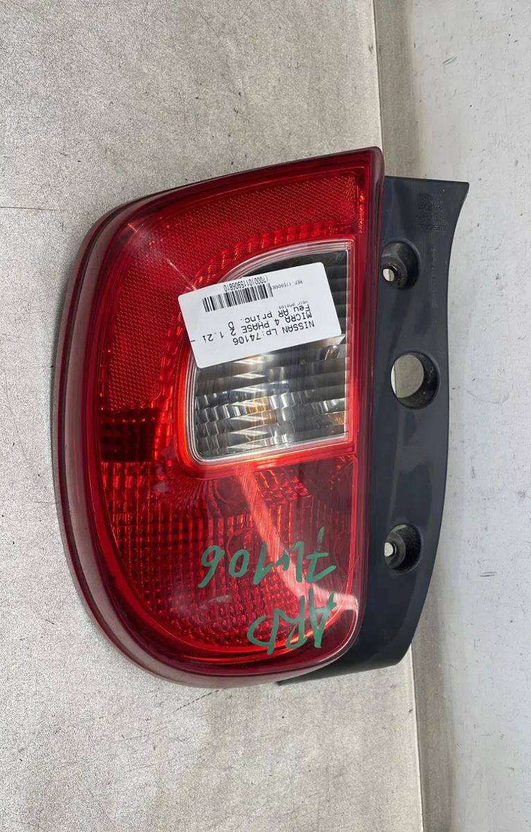 Feu arrière droit Nissan MICRA IV (K13K) 1.2 (2010-2015) occasion