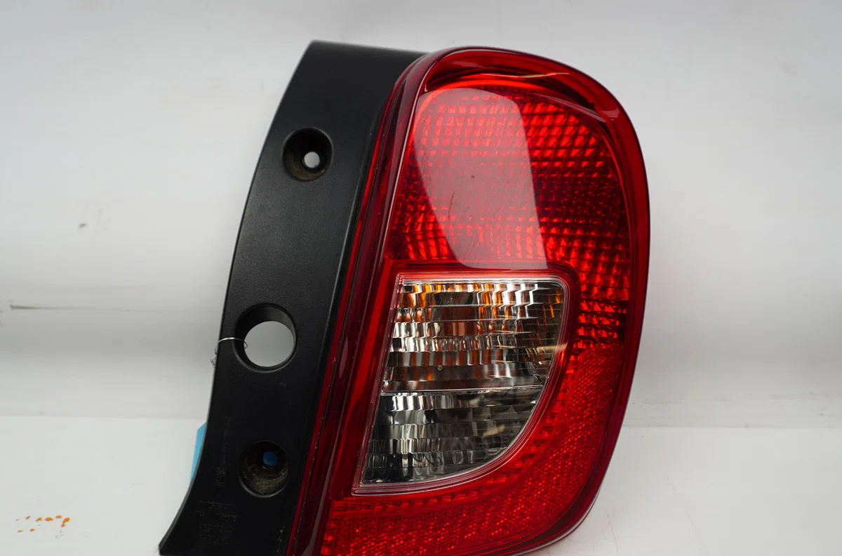 Feu arrière droit Nissan MICRA IV (K13K) 1.2 (2010-2015) occasion