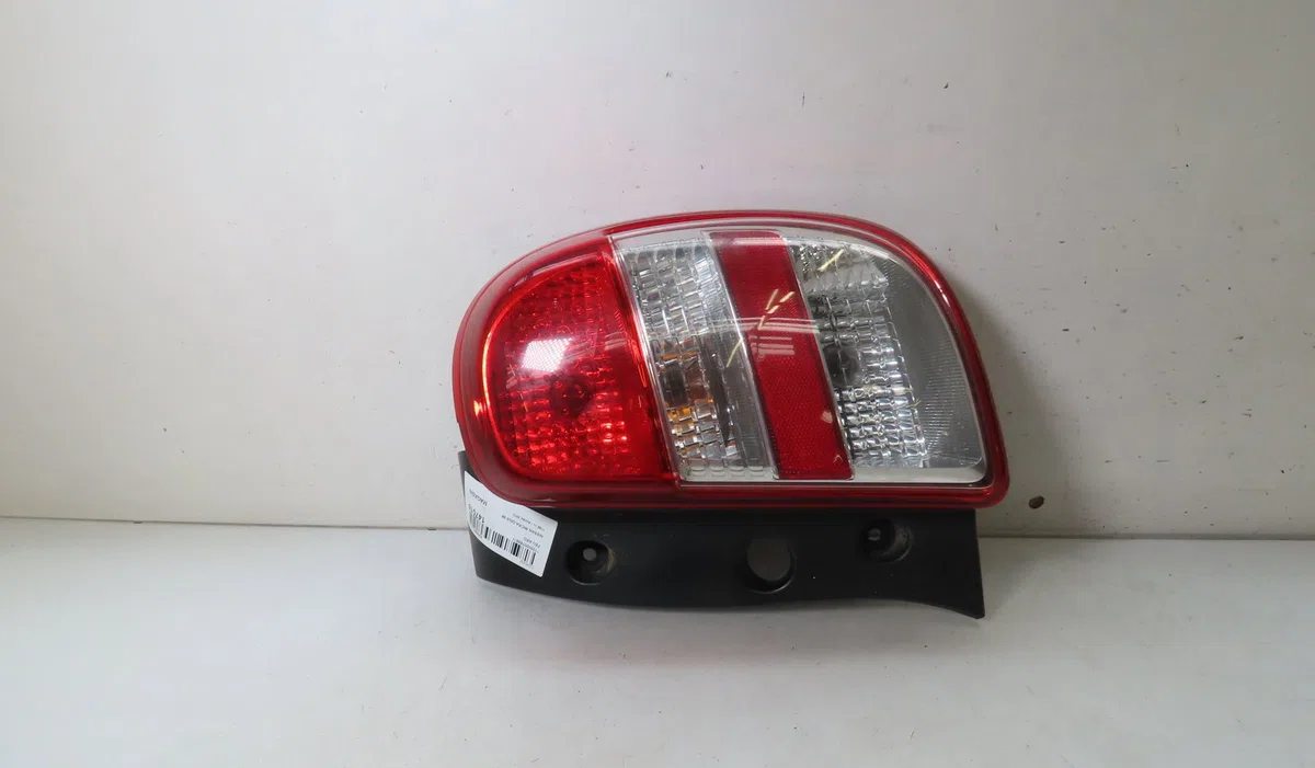 Feu arrière droit Nissan MICRA IV (K13K) 1.2 dig-s (2011-2015) occasion