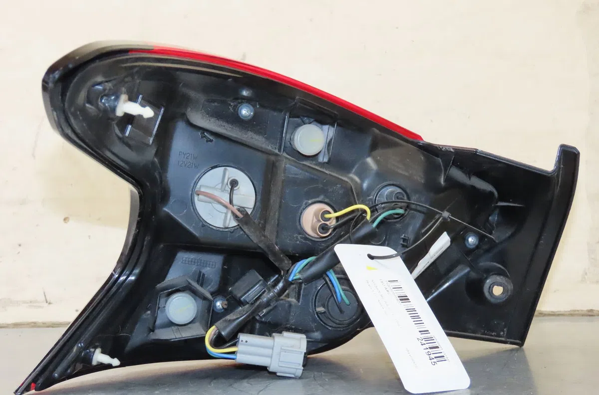 Feu arrière droit NISSAN MICRA occasion