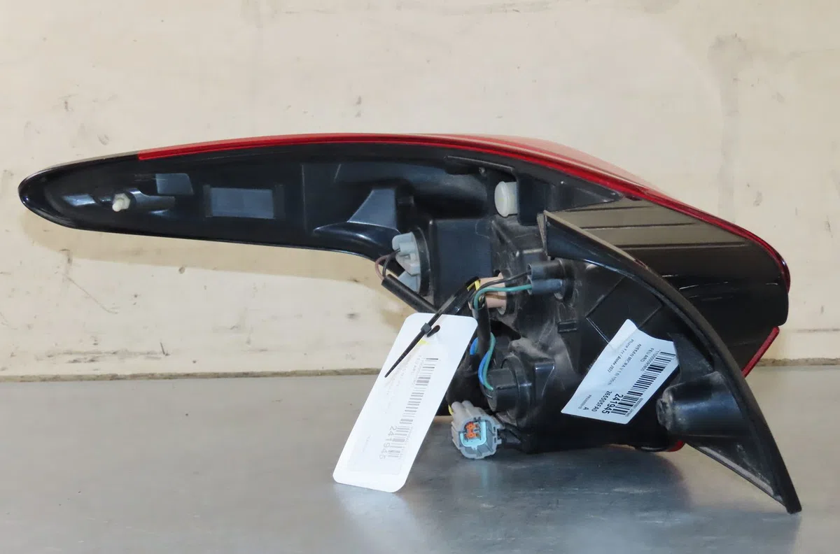 Feu arrière droit NISSAN MICRA occasion
