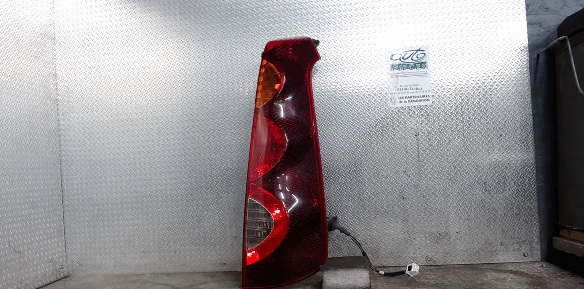 Feu arrière droit NISSAN NOTE 1  NOTE 1 PHASE 1 occasion