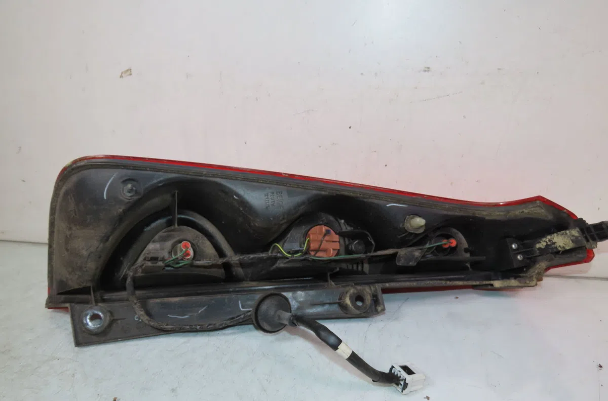 Feu arrière droit Nissan NOTE (E11, NE11) 1.4 (2006-2012) occasion
