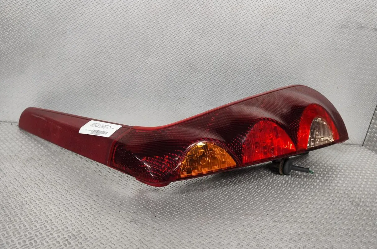 Feu arrière droit Nissan NOTE (E11, NE11) 1.4 (2006-2012) occasion