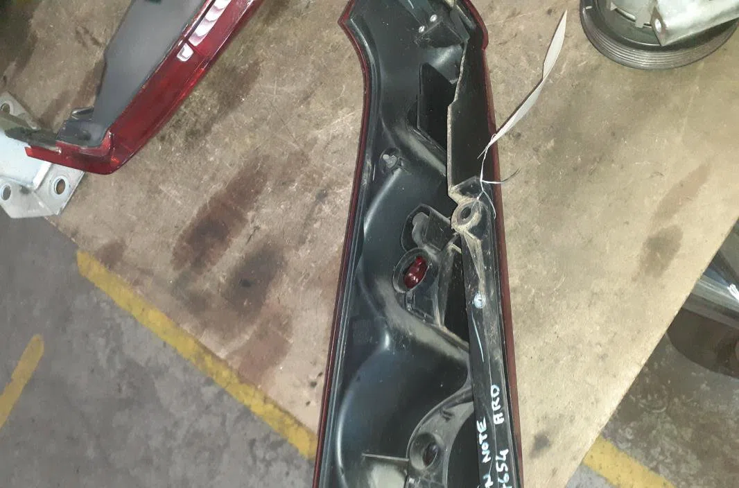 Feu arrière droit Nissan NOTE (E11, NE11) 1.5 dci (2010-2012) occasion