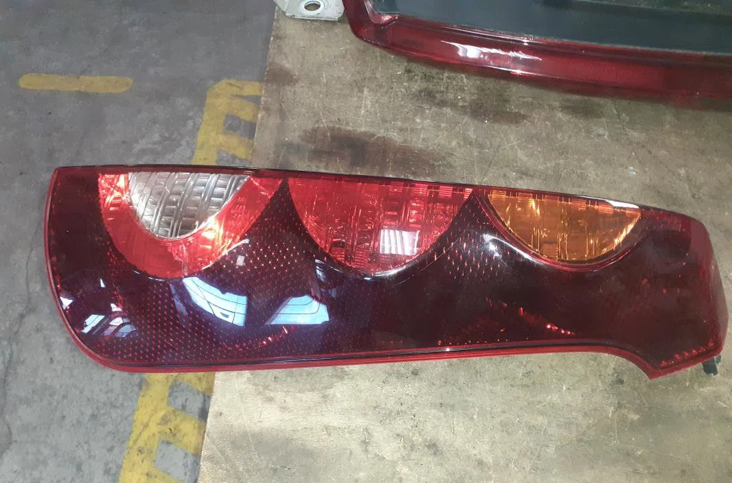 Feu arrière droit Nissan NOTE (E11, NE11) 1.5 dci (2010-2012) occasion