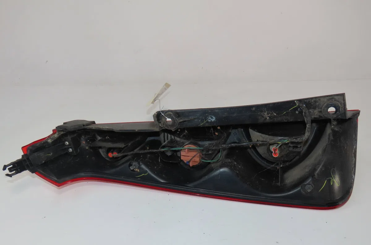 Feu arrière droit Nissan NOTE (E11, NE11) 1.6 (2006-2012) occasion