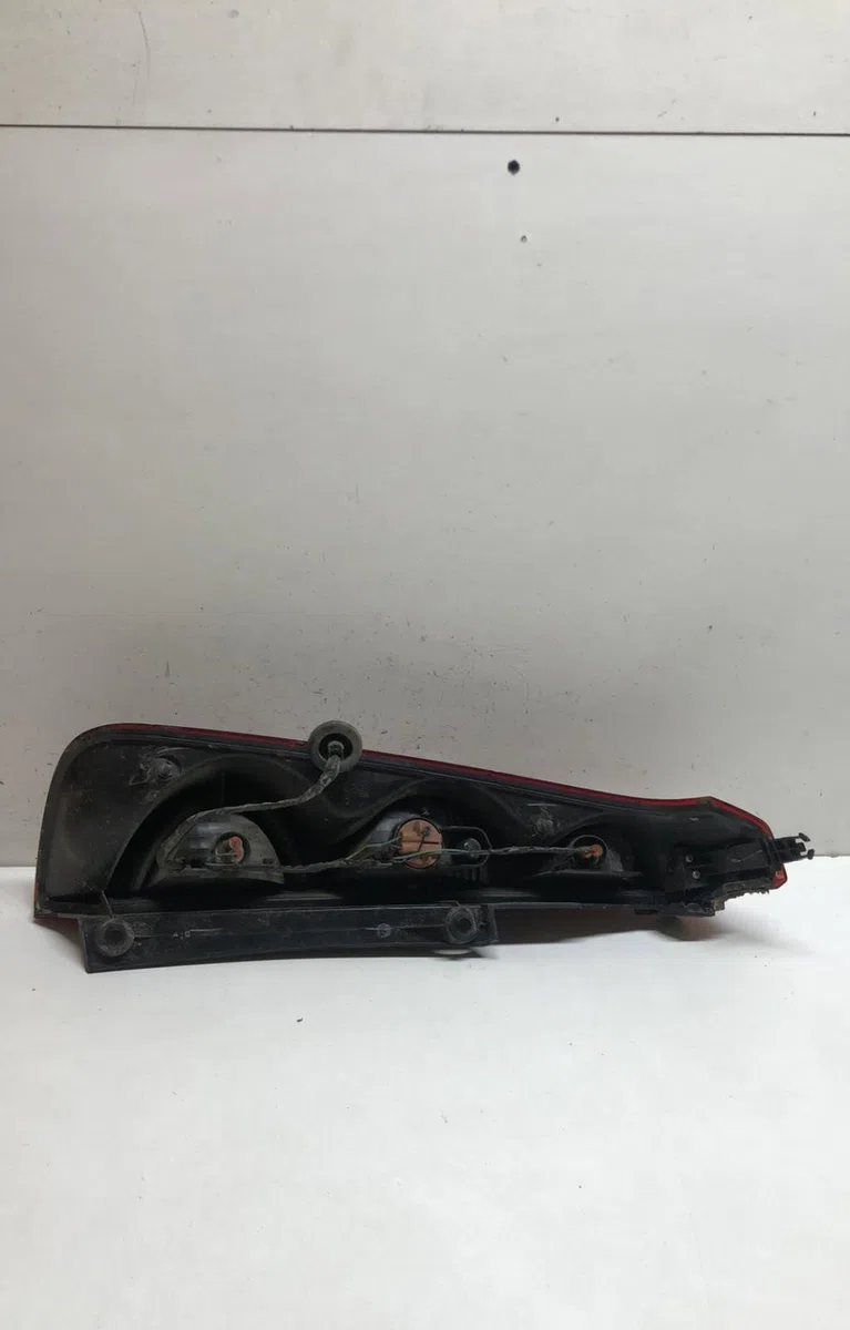 Feu arrière droit Nissan NOTE (E11, NE11) 1.6 (2006-2012) occasion