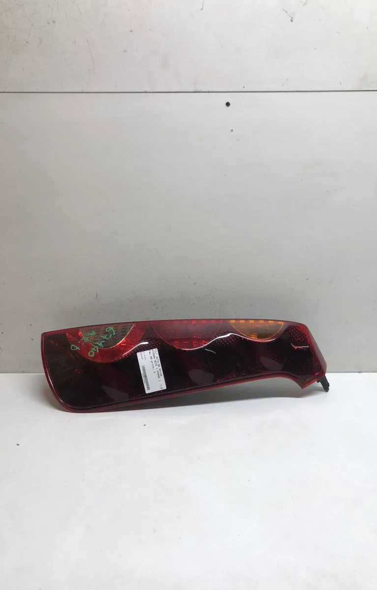 Feu arrière droit Nissan NOTE (E11, NE11) 1.6 (2006-2012) occasion