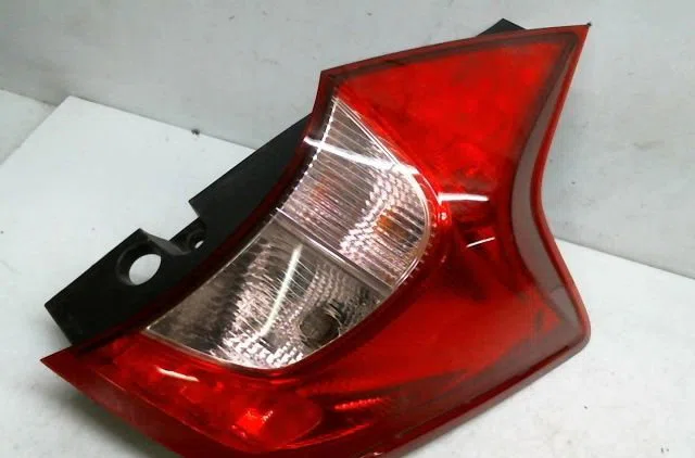 Feu arrière droit Nissan NOTE (E12) 1.5 dci (2013) occasion