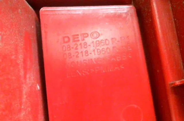 Feu arrière droit Nissan PIXO (UA0) 1.0 (2009) 5 portes occasion