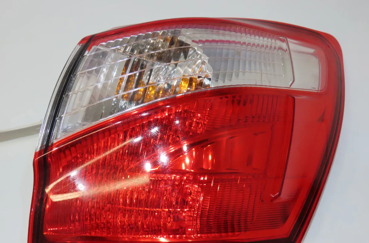 Feu arrière droit Nissan QASHQAI - QASHQAI 2 I (J10, NJ10, JJ10E) 1.6 dci traction intégrale (2011-2013) occasion