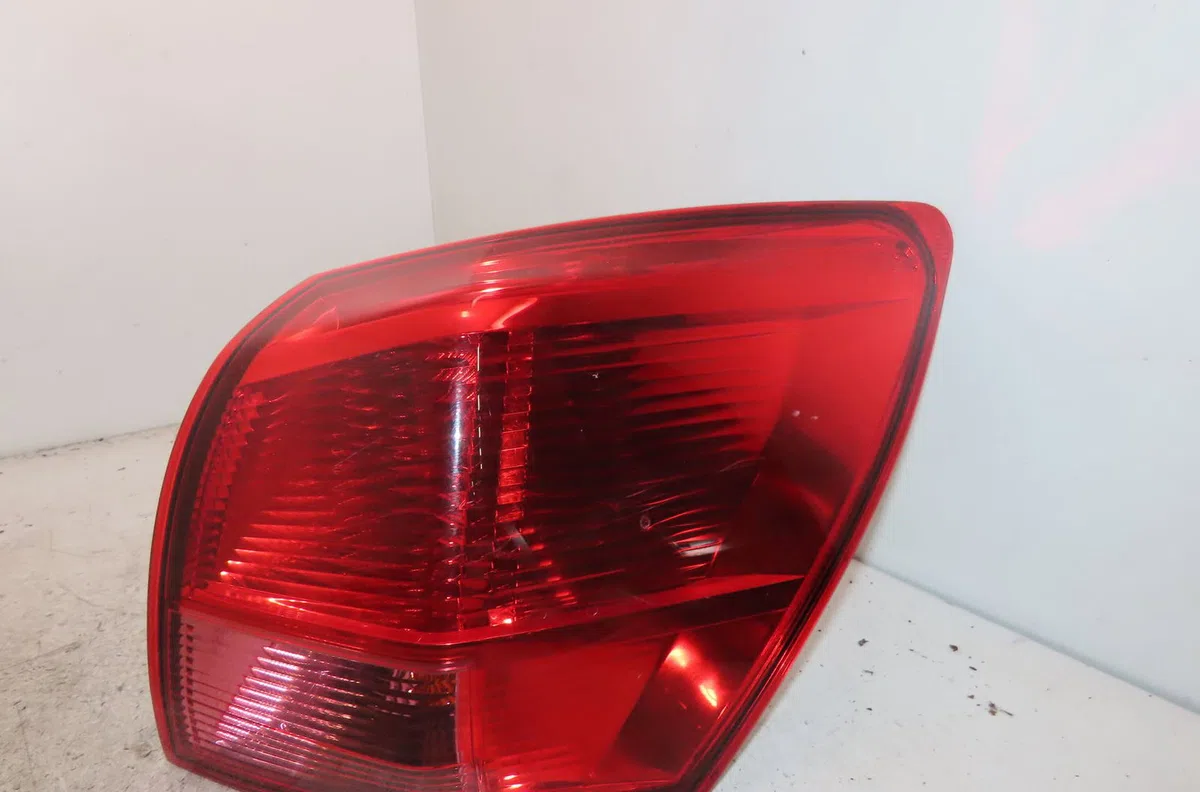 Feu arrière droit Nissan QASHQAI - QASHQAI 2 I (J10, NJ10, JJ10E) 2.0 traction intégrale (2007-2013) occasion