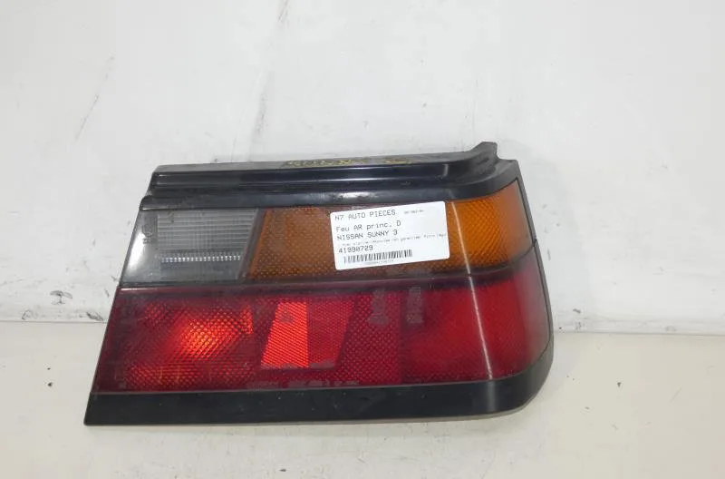 Feu arrière droit NISSAN SUNNY 3 occasion