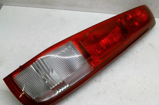 Feu arrière droit Nissan X-TRAIL I (T30) 2.0 4x4 (2001-2013) occasion