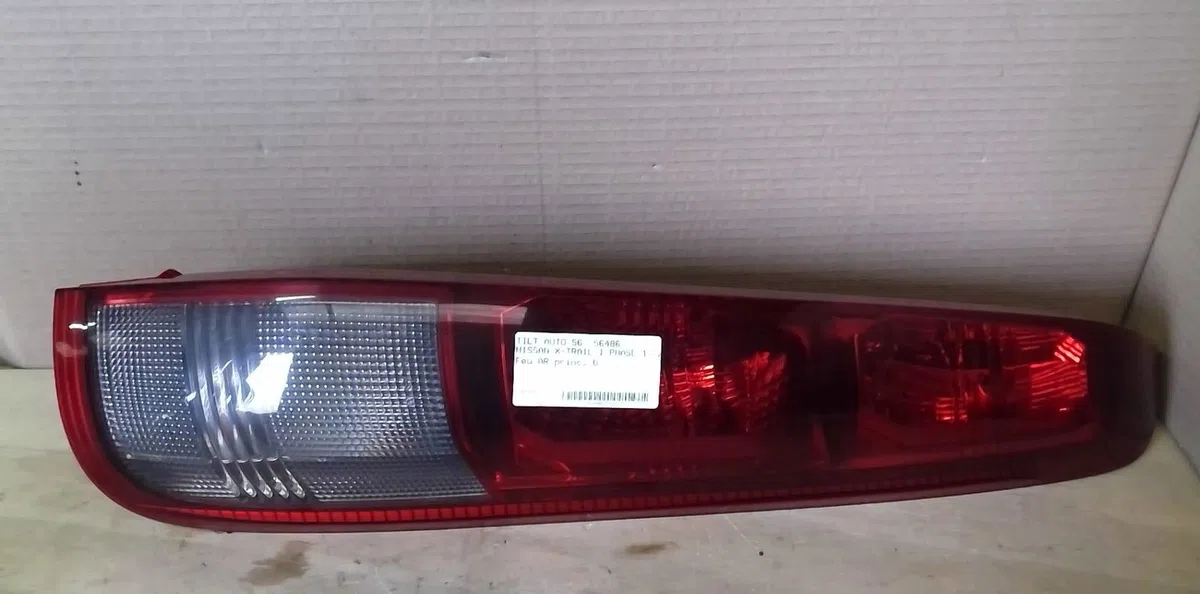 Feu arrière droit Nissan X-TRAIL I (T30) 2.2 di 4x4 (2001-2005) occasion