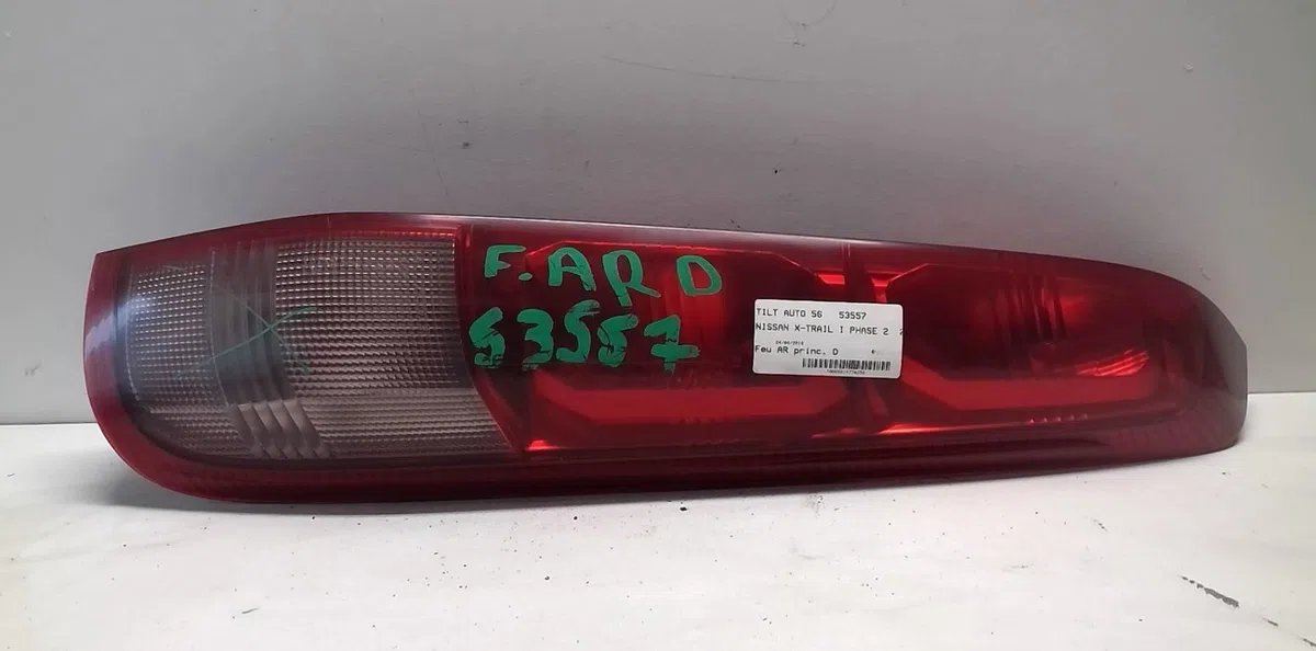 Feu arrière droit Nissan X-TRAIL I (T30) 2.2 di 4x4 (2001-2005) occasion