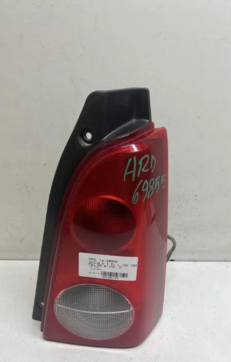 Feu arrière droit Opel AGILA (A) (H00) 1.2 16v twinport (f68) (2004-2007) occasion