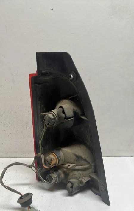 Feu arrière droit Opel AGILA (A) (H00) 1.2 16v twinport (f68) (2004-2007) occasion