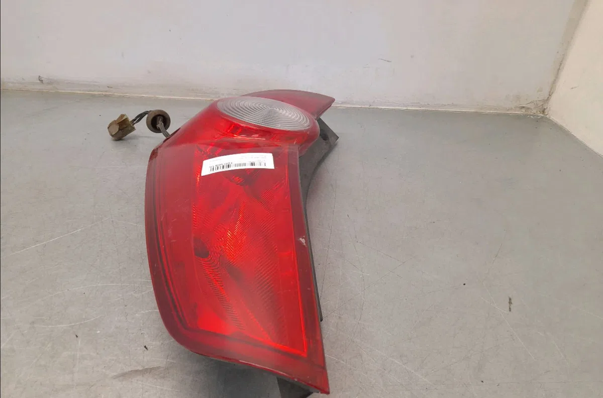 Feu arrière droit OPEL AGILA II  1.3 CDTI occasion