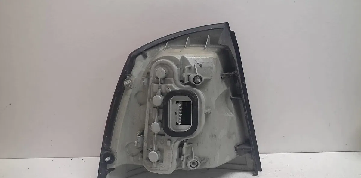 Feu arrière droit Opel ASTRA G 3-5 portes (T98) 1.6 16v (f08, f48) (1998-2005) occasion