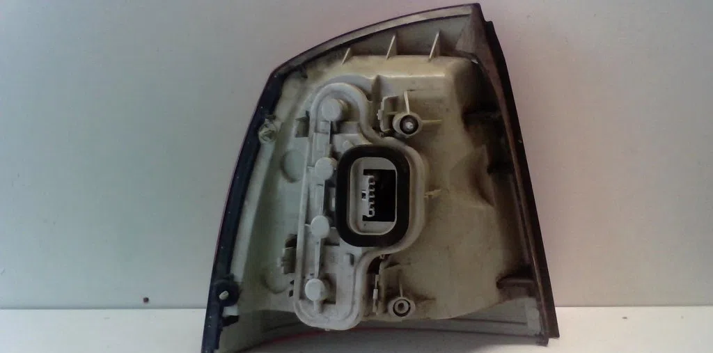Feu arrière droit Opel ASTRA G 3-5 portes (T98) 1.6 16v (f08, f48) (1998-2005) occasion