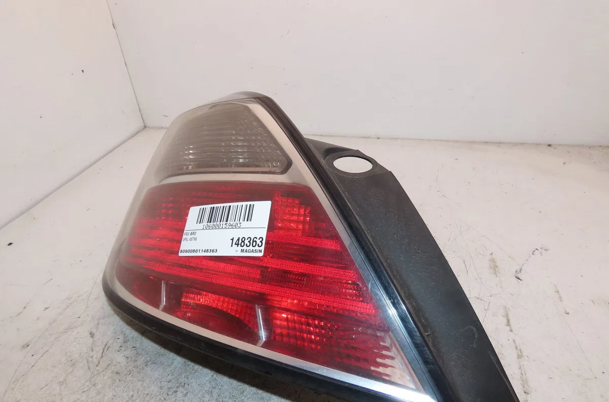 Feu arrière droit Opel ASTRA H (A04) 1.3 cdti (l48) (2005-2010) occasion