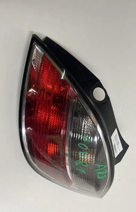 Feu arrière droit Opel ASTRA H (A04) 1.4 (l48) (2004-2010) occasion
