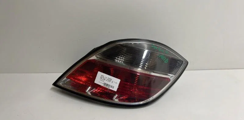 Feu arrière droit Opel ASTRA H (A04) 1.6 (l48) (2004-2010) occasion