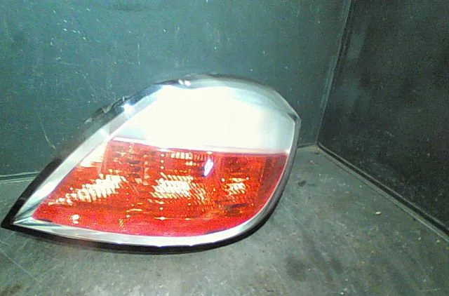 Feu arrière droit Opel ASTRA H (A04) 1.6 (l48) (2004-2010) occasion
