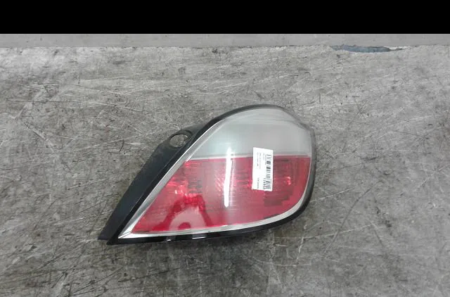 Feu arrière droit Opel ASTRA H (A04) 1.9 cdti 16v (l48) (2004-2010) occasion
