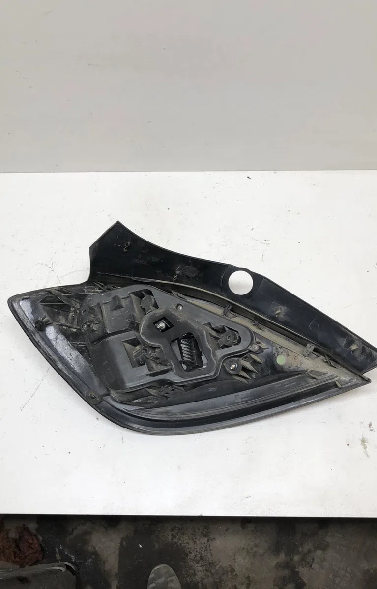 Feu arrière droit Opel ASTRA H (A04) 1.9 cdti (l48) (2004-2010) occasion
