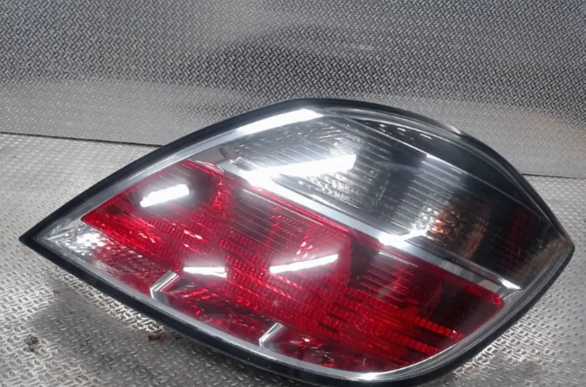 Feu arrière droit OPEL ASTRA H  ASTRA H PHASE 2 occasion
