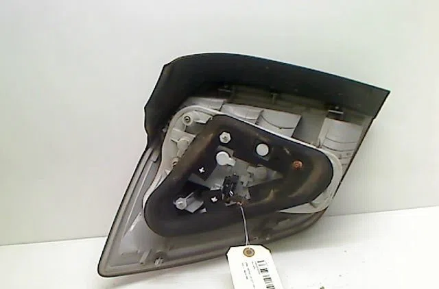 Feu arrière droit Opel ASTRA H Break (A04) 1.9 cdti 16v (l35) (2004-2010) occasion