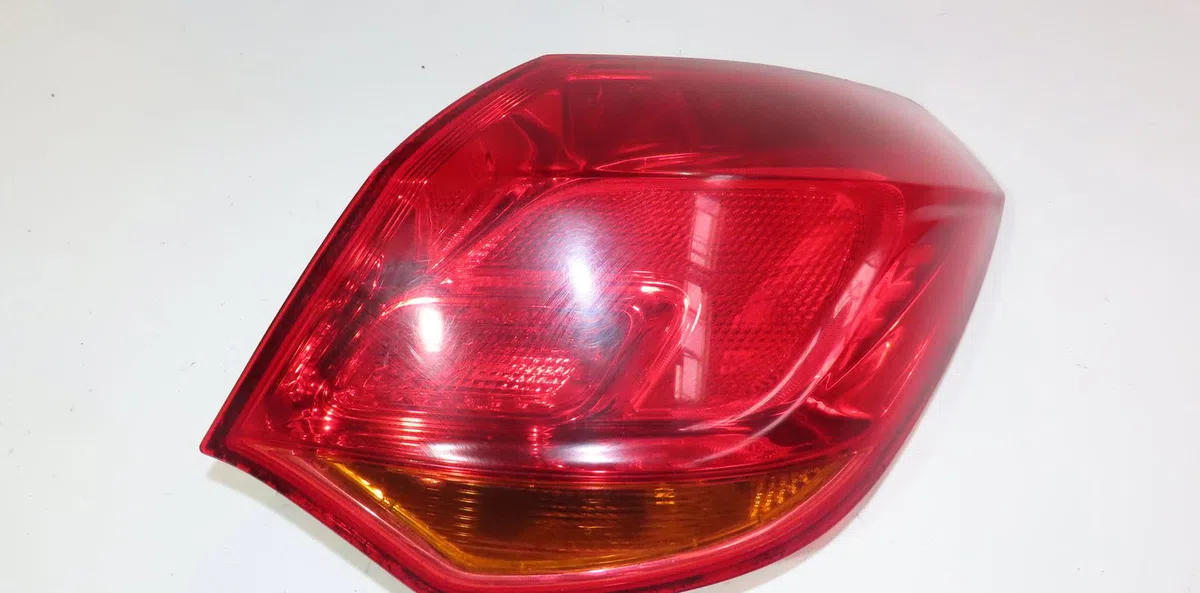Feu arrière droit Opel ASTRA H CLASSIC 3-5 portes (A04) 1.7 cdti (l48) (2009) occasion