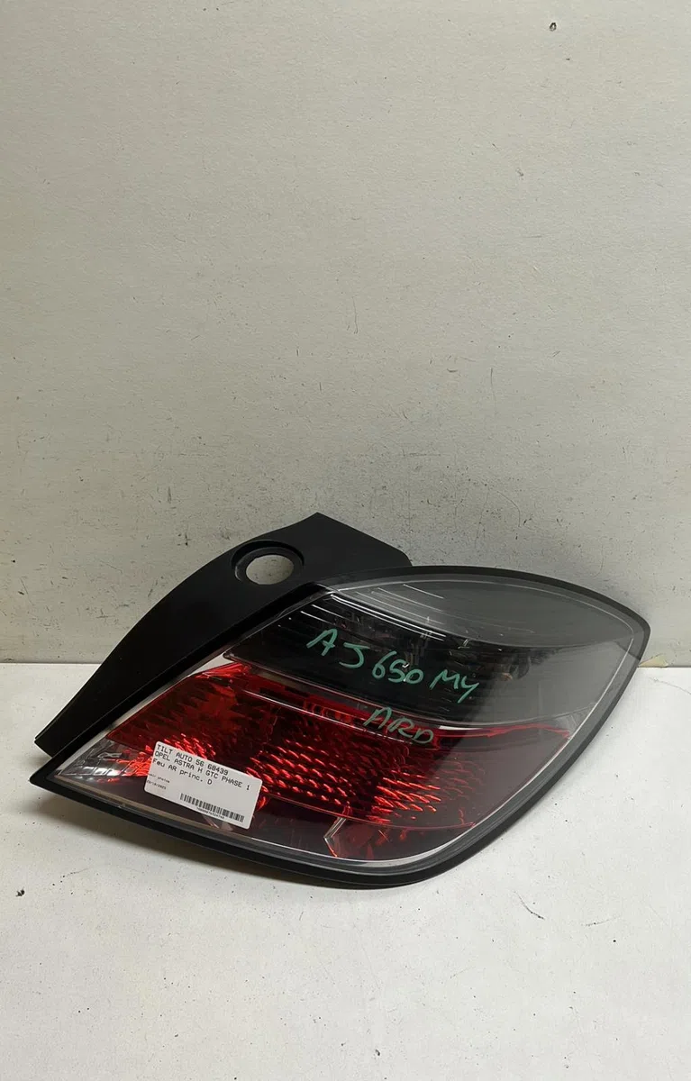 Feu arrière droit Opel ASTRA H GTC (A04) 1.8 (l08) (2005-2010) occasion