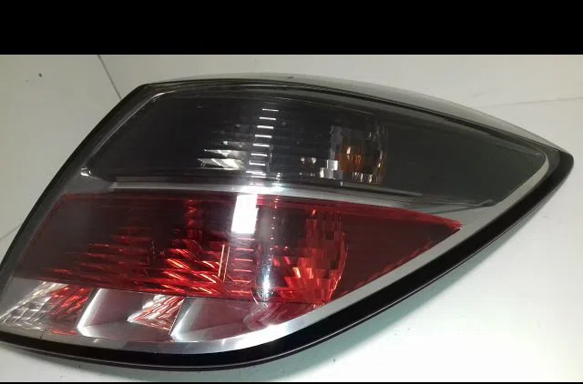Feu arrière droit Opel ASTRA H GTC (A04) 1.9 cdti (l08) (2005-2010) occasion