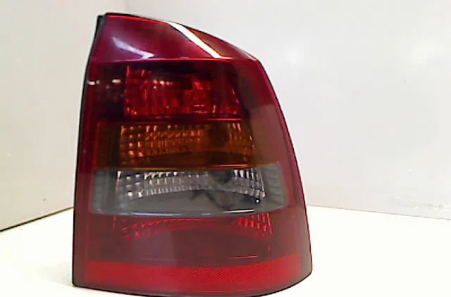 Feu arrière droit OPEL ASTRA II  2.2 DTI 16v occasion