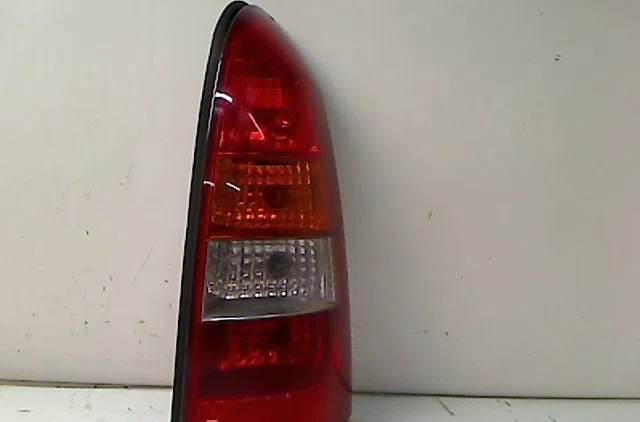 Feu arrière droit OPEL ASTRA II 2000 occasion