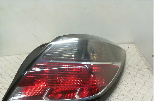 Feu arrière droit OPEL ASTRA III  1.7 CDTI 100ch occasion