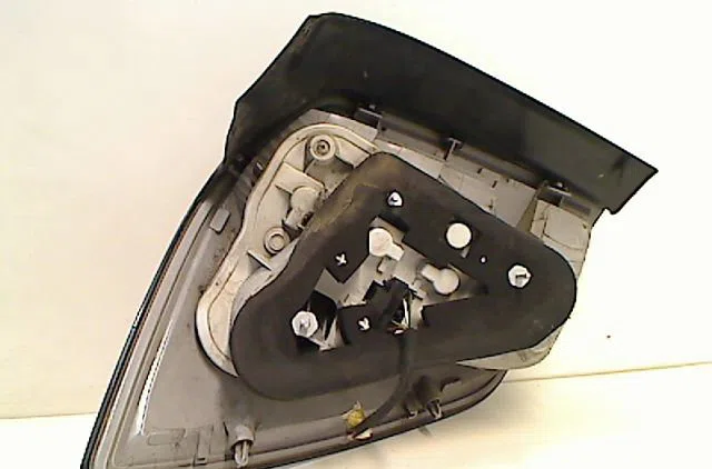 Feu arrière droit OPEL ASTRA III  1.7 CDTI 100ch occasion