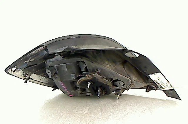 Feu arrière droit OPEL ASTRA III 2004 occasion