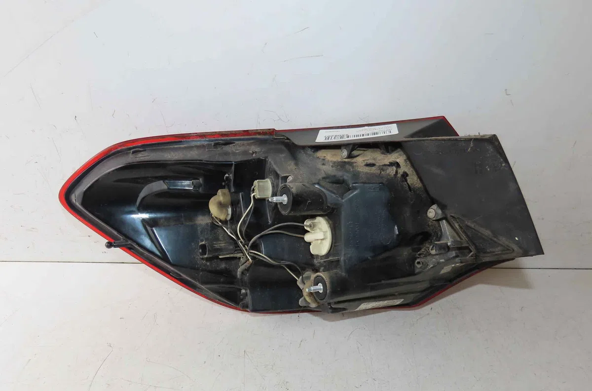 Feu arrière droit OPEL ASTRA IV occasion