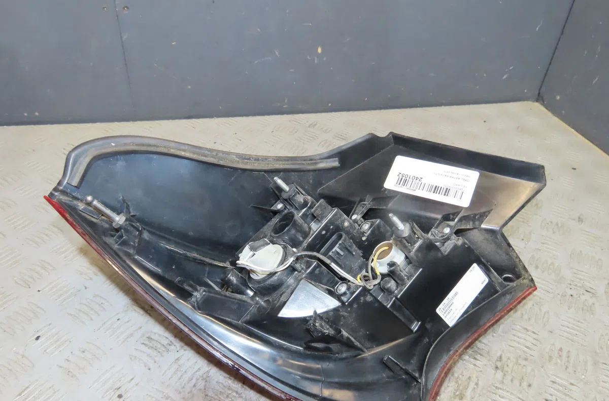 Feu arrière droit Opel ASTRA J GTC 1.4 (08) (2011-2015) occasion