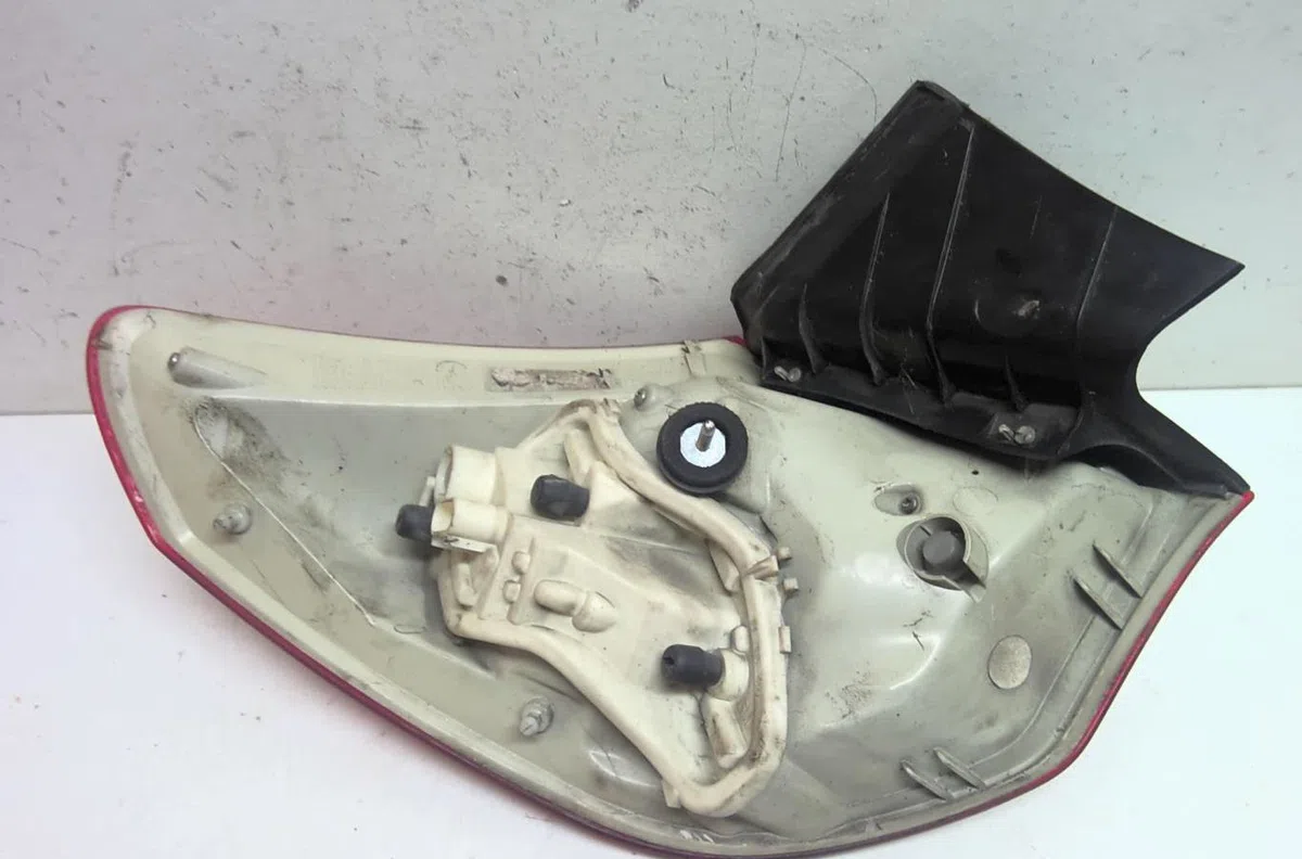 Feu arrière droit Opel ASTRA J (P10) 1.3 cdti (68) (2009-2015) 5 portes occasion