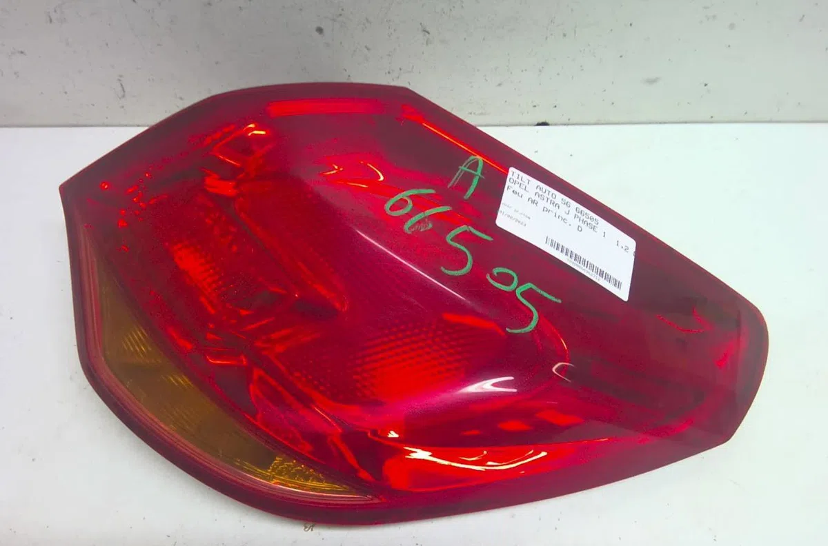 Feu arrière droit Opel ASTRA J (P10) 1.3 cdti (68) (2009-2015) 5 portes occasion