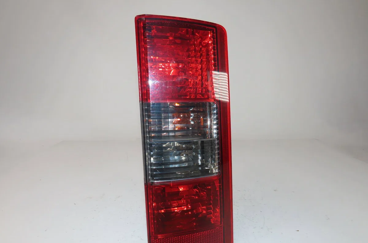 Feu arrière droit Opel COMBO Camionnette-Monospace 1.3 cdti 16v (2005-2012) occasion